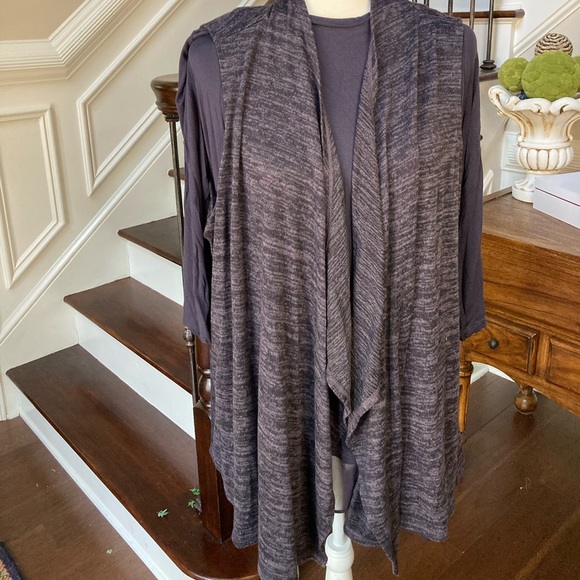 Logo Tunic with coordinating Vest - Picture 2 of 8